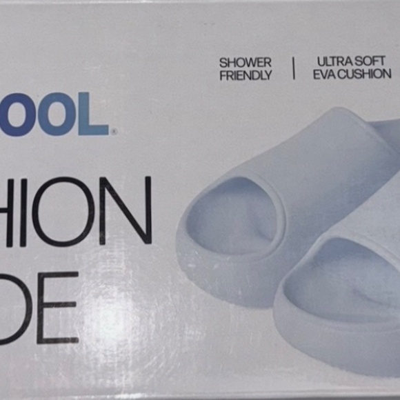 New 32 Degrees Unisex Smooth Cushion Slides Blue Cool Sandals - Picture 7 of 7